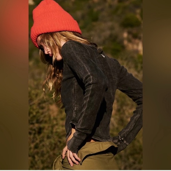 Free people Black Ribbed Long Sleeve Baby Tee extra small only - Picture 3 of 7